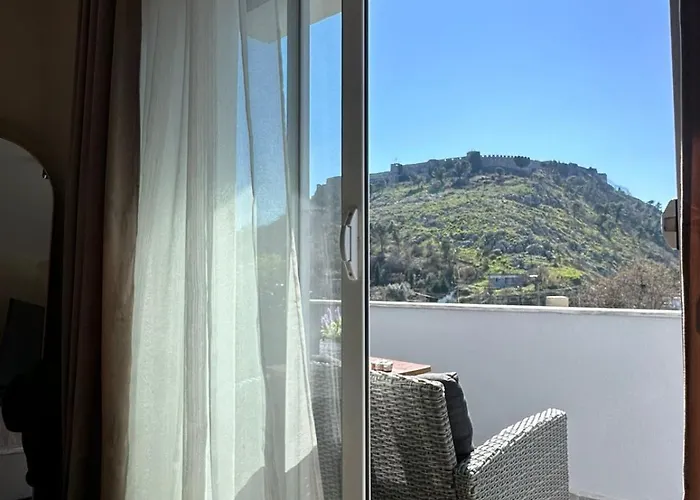 Castleview Apartment